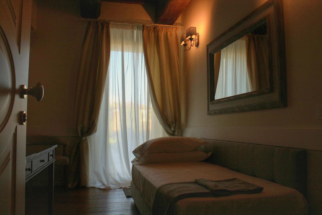 Standard Single Room,222514967:JPEG